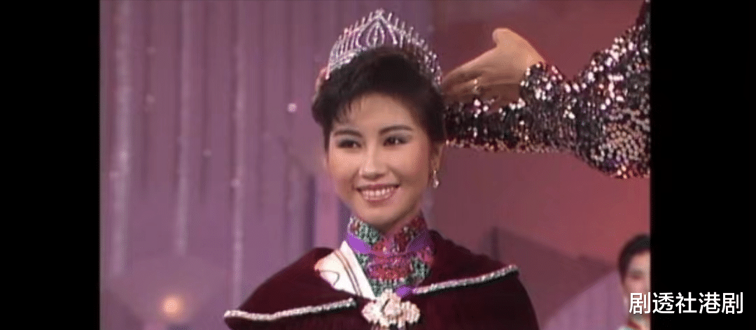 香港小姐|超靓！55岁前港姐冠军零滤镜素颜震撼网友，经历三次婚姻终嫁初恋