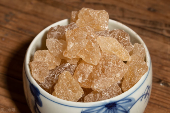 买冰糖时,黄色和白色哪一种更好?糖厂员工说漏嘴,以后别买错了