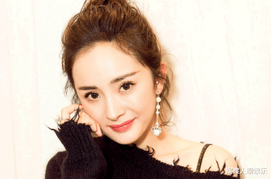 杨幂|顶流演员杨幂,事业有成不忘初心,与蜜蜂顶峰相见