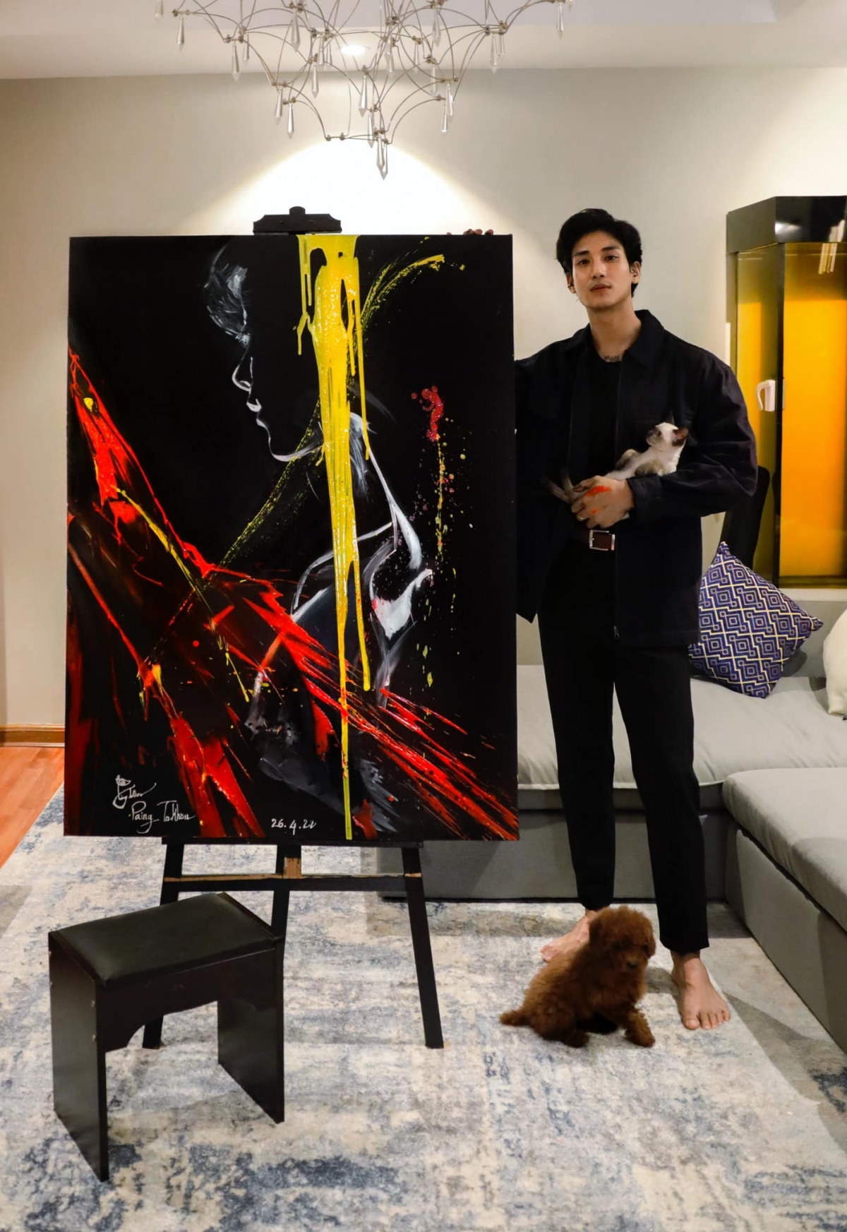 发型 轻松驾驭各种发型！「缅甸水行侠」曝光最新造型，剃光头也帅