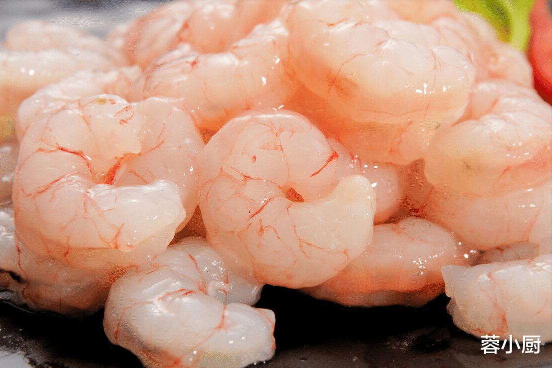 脑梗塞|中老年人“养骨”,别只懂喝骨汤,建议多吃4物,腿脚有劲精神好