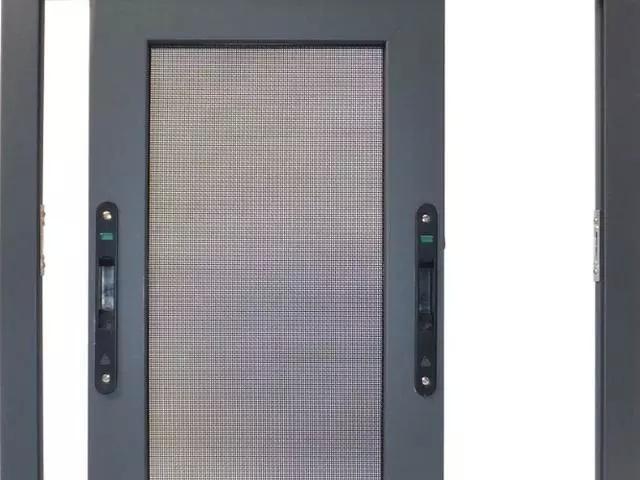 不锈钢纱窗早就过时了,如今都潮流装这种代替,安全美观又实用!