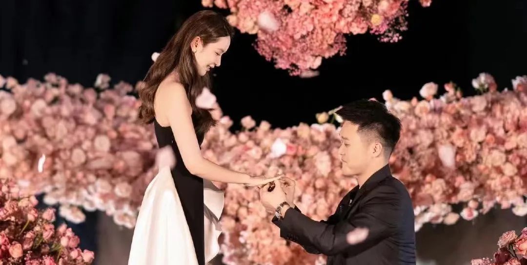 张大奕|知名“小三”张大奕高调订婚,现场照流出:曾叫板原配,她赢了吗