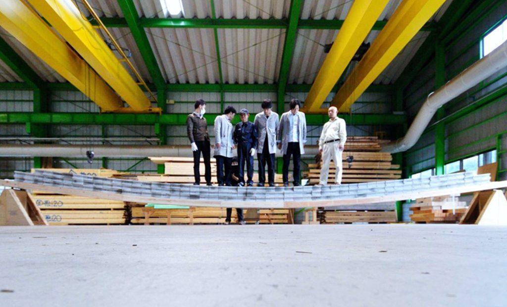 费德勒|弯曲飘扬、纯白飞天魔毯铸就最靠近天堂的屋顶办公室