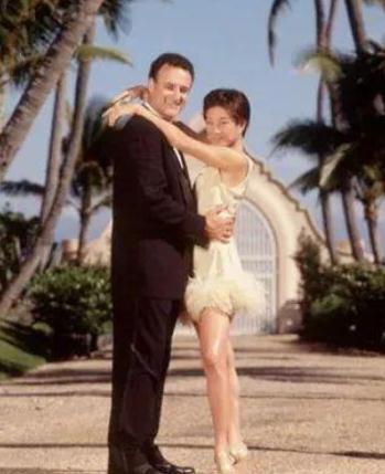 雷萨|“多财多亿”王薇薇：63岁交往27岁鲜肉，富婆的快乐你想象不到