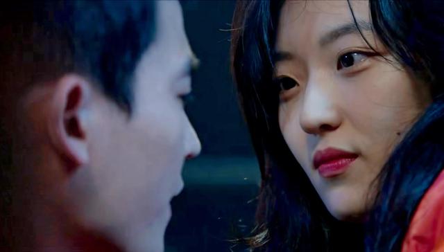 野蛮生长|赵丽颖《风吹半夏》再度爆火，但剧情引发争议，网友提出3大疑点