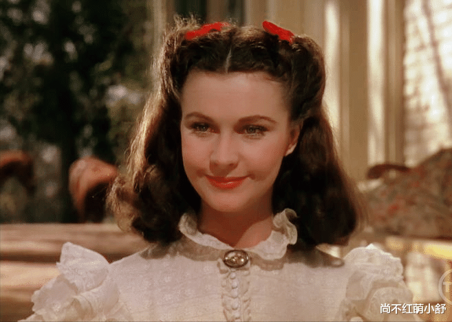 穿衣搭配 看了乱世佳人费雯丽的穿搭,才发现:过了半个世纪,穿衣也不及她