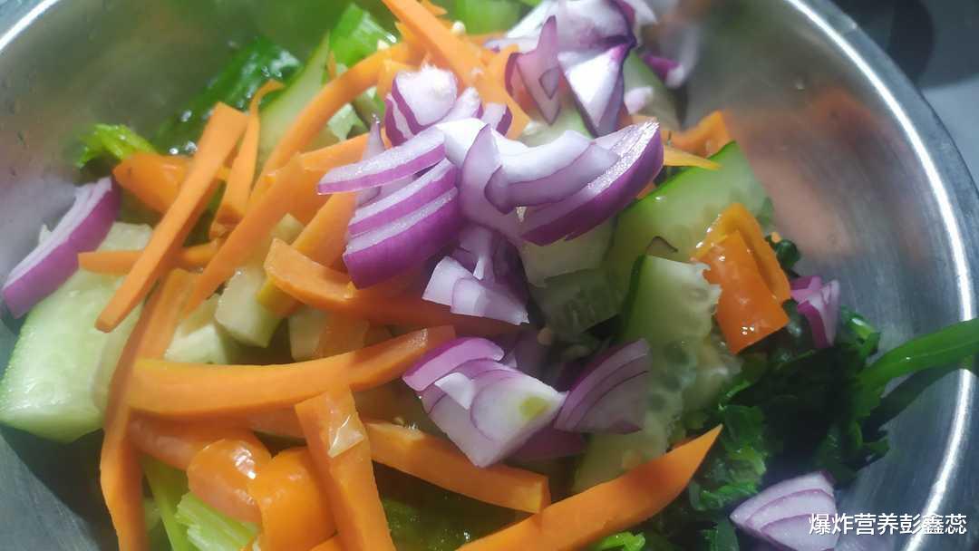 亚硝酸盐|隔夜食物到底能不能吃?尤其是这2类很危险,能少吃就不多吃