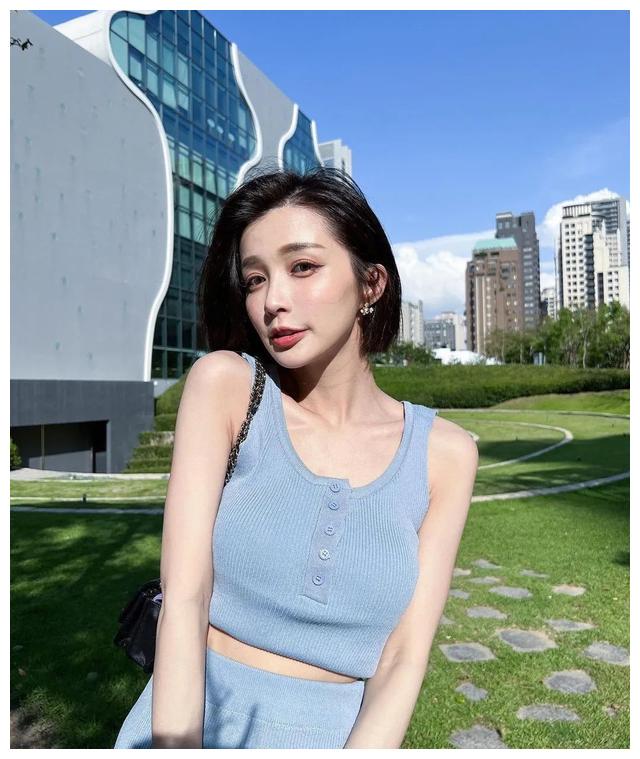 张小斐|台湾网红简羽彤，清新甜美的气质女神