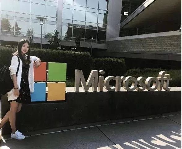 姚安娜|姚安娜终于“开花”：作品喜提“金棕榈”！网友：导演漂亮多了！