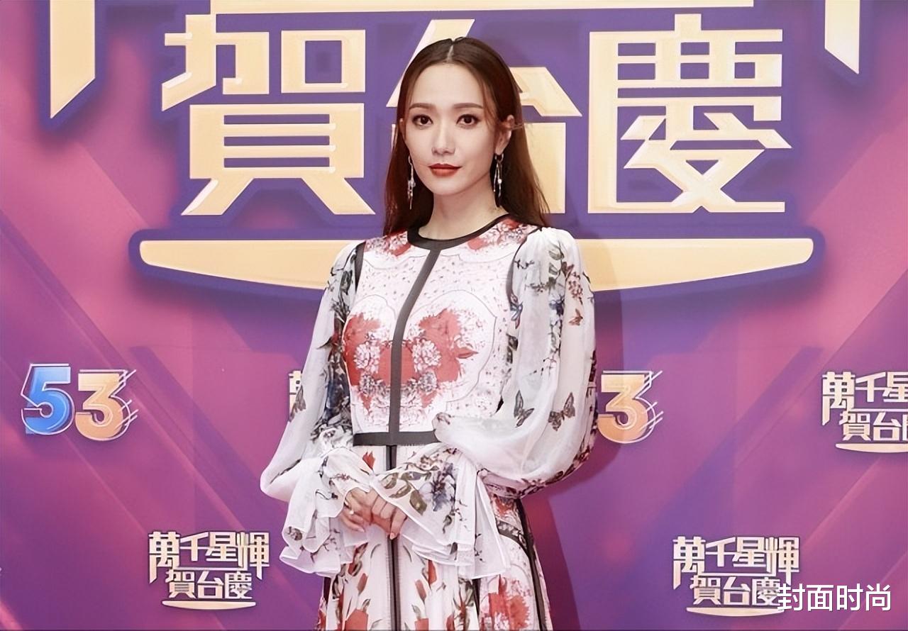裙装 TVB离巢女星气质真不赖，生图看着挺高级的，穿花裙美得真实自然