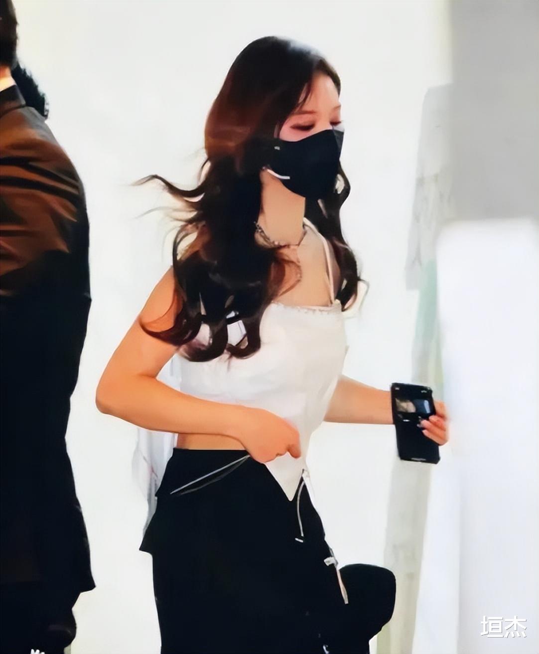 jyp|JYP新团出道即受关注，成员雪允因颜值出圈，却被指不尊重粉丝？