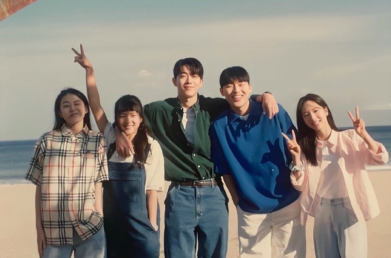 金泰梨|《二十五二十一》金泰梨表示与南柱赫搭档很开心！年龄相差12岁不违和