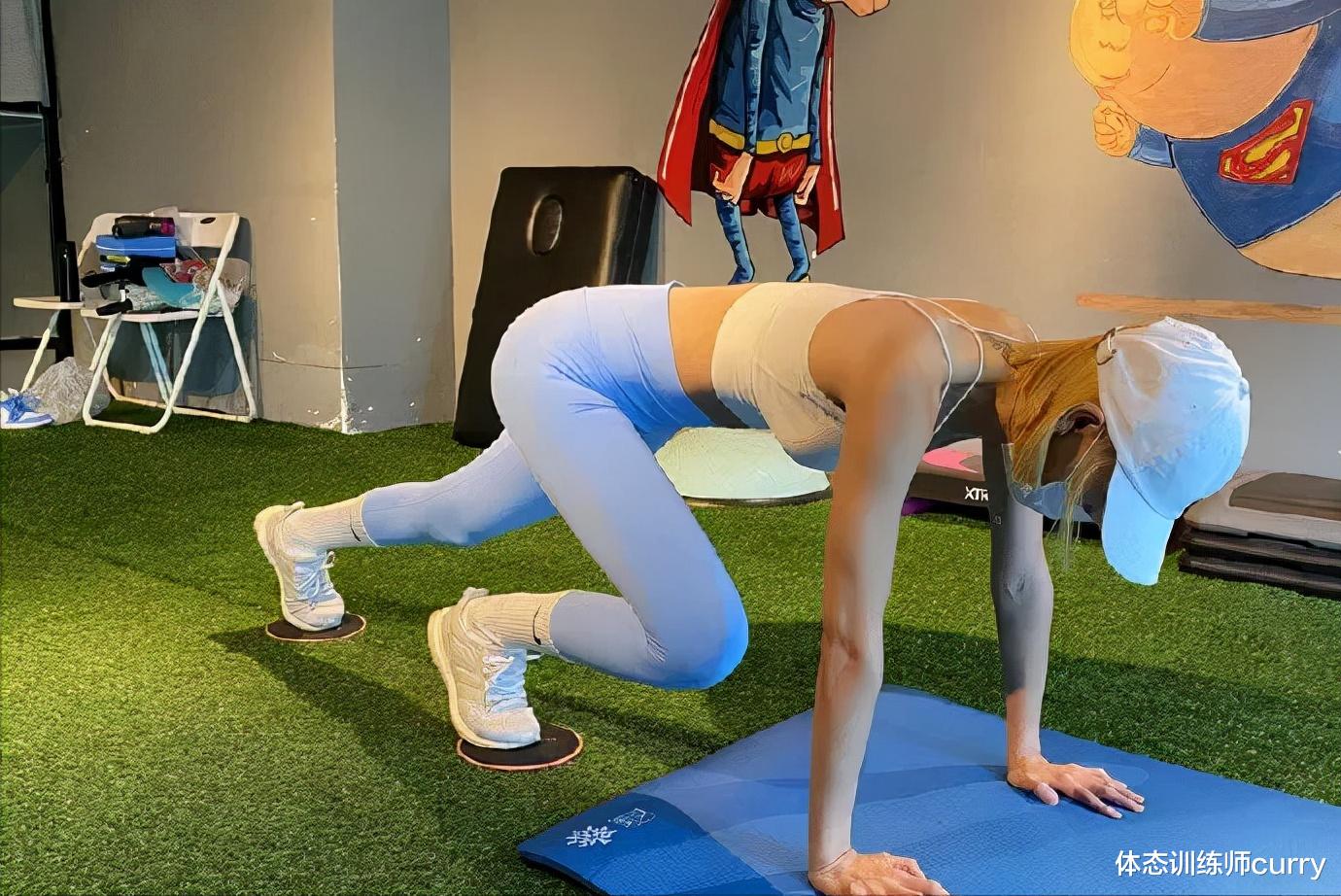 健身|闺蜜的臀更翘,怎么办?