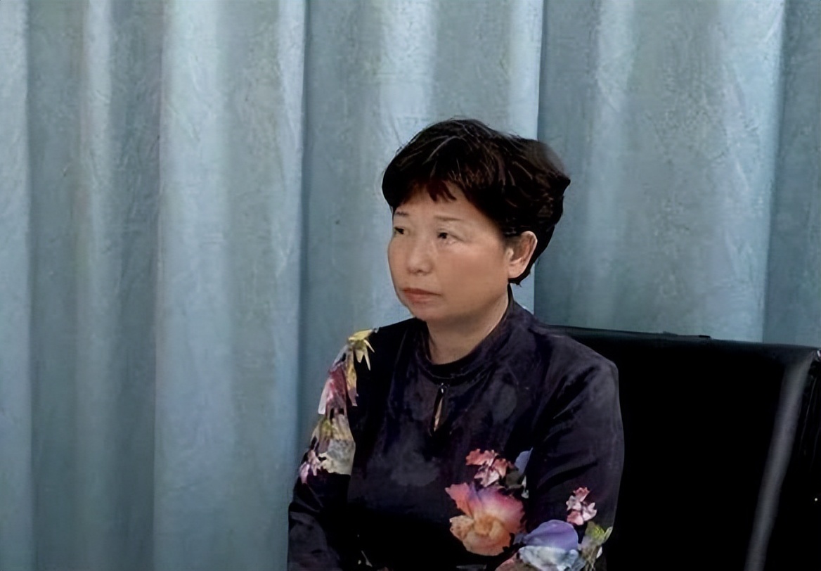 杜新枝|柴桑指责郭爸胡说,杜新枝学张兰为儿卖卤蛋,网友:蛇鼠一窝