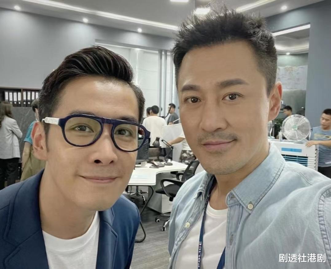 TVB|内地高人气!TVB上位小生凭帅气长相吸粉,网上开直播观看人数上万