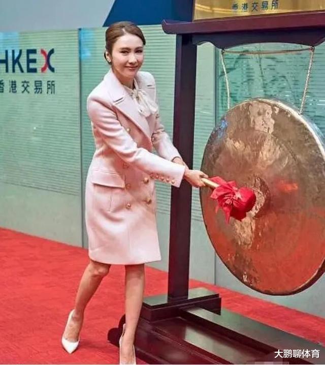 郭晶晶|郭晶晶被香港顶级贵妇天团排挤，李嘉欣徐子淇黎姿都嫁得好