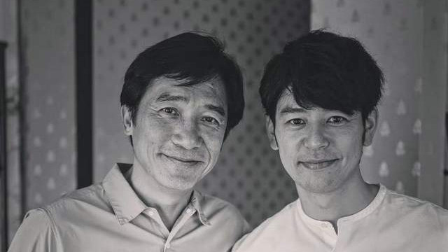 梁朝伟|60岁梁朝伟日本近况！与妻夫木聪相约喝茶，满脸老年斑皱纹长全脸