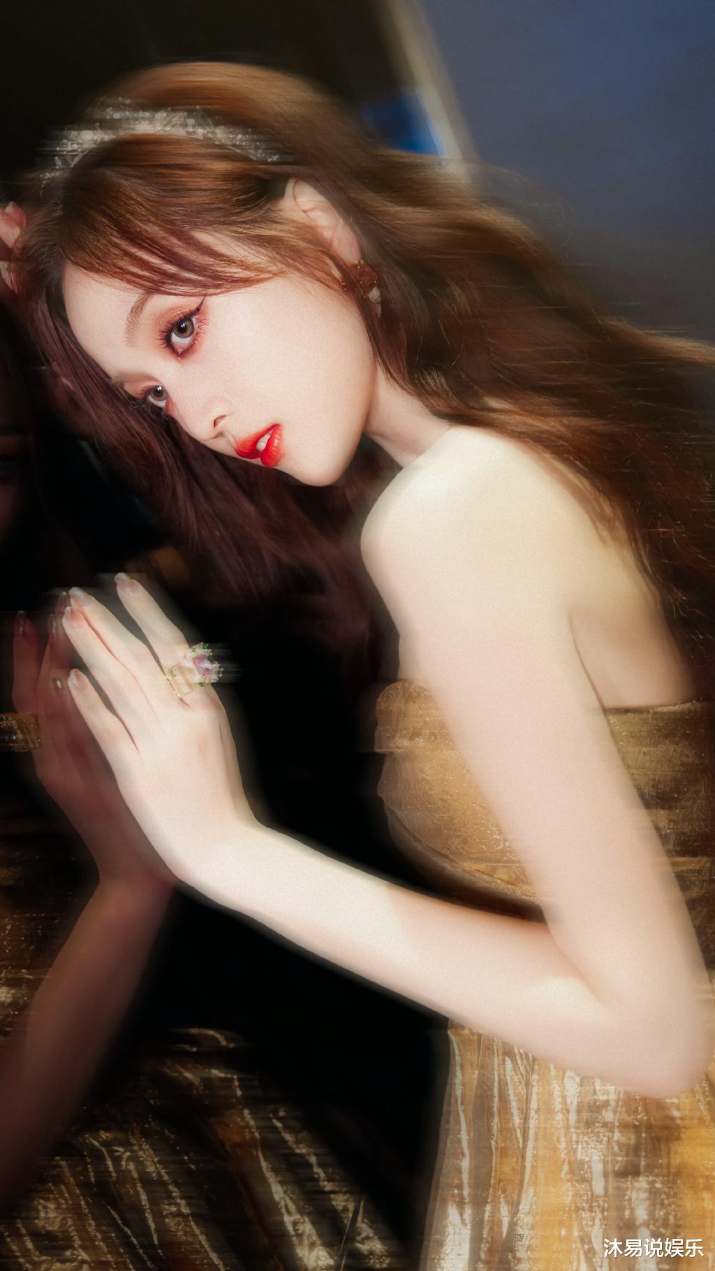 吴宣仪|吴宣仪演唱会:初恋VS华丽造型自由切换,我又初恋啦!