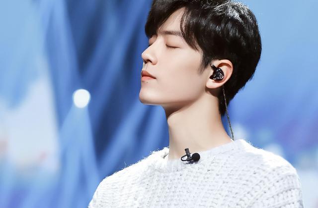 肖战|《圣罗兰美妆》登顶品牌榜，创下三小时五千万奇迹，肖战功不可没