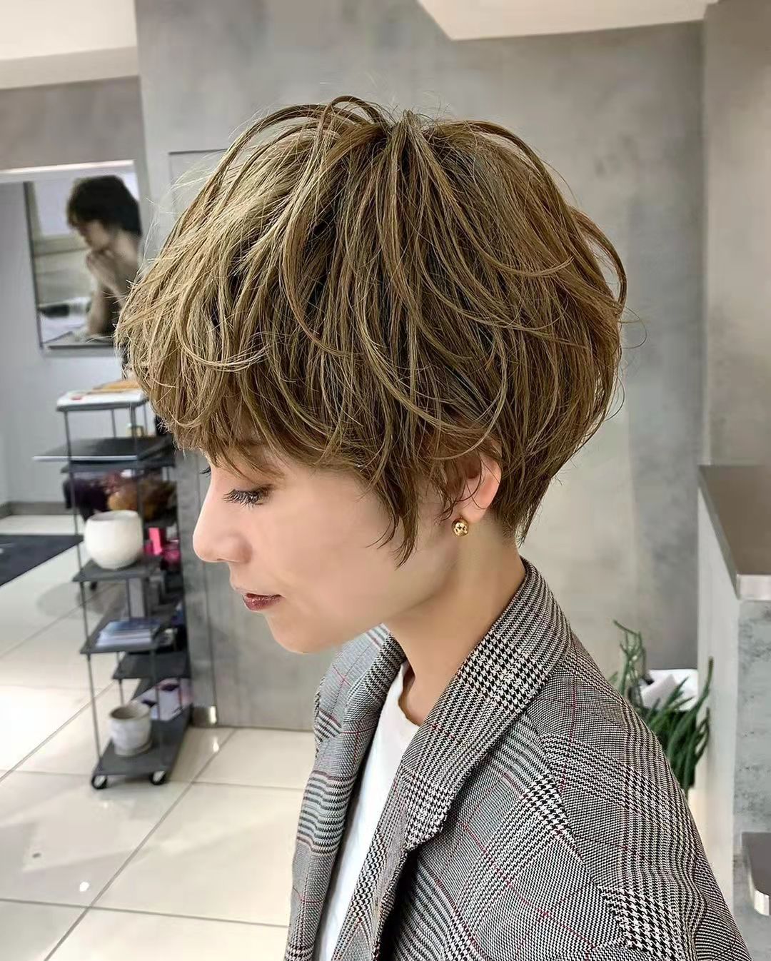 发型 发量少的女生适合什么发型?这三种发型显发量又好看,建议你选择
