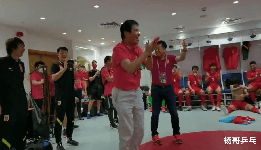 开幕式|获胜后水庆霞冷静，暗示更高目标，陈戌源更衣室跳舞被嘲胸无大志