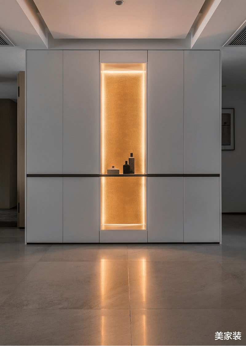 173平台式现代三居室,高效整合空间,客厅开间多出一个功能间