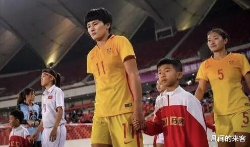 中国女足|中国女足喜讯，32岁王牌中大奖啦，1400万让水庆霞羡慕