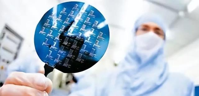 芯片|美国再出“狠招”!520亿美元芯片法案获初步通过,意味着什么?