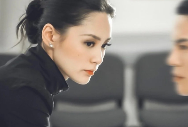 阿娇 《浪姐》后钟欣桐瘦身20斤，颜值回春惊为天人，网友：女娲的作品