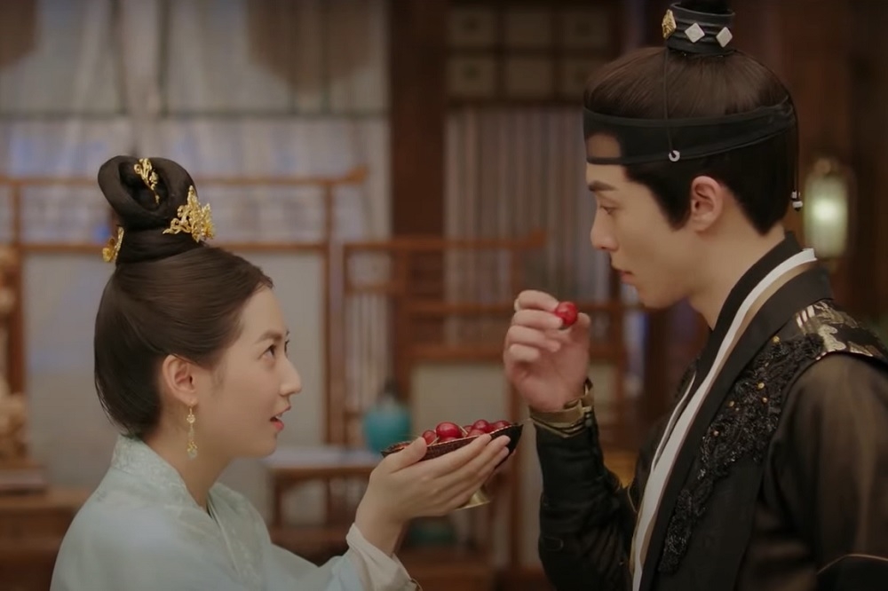 王鹤棣|王鹤棣、陈钰琪《浮图缘》私下热吻照流出　《苍兰诀》CP粉崩溃：更喜欢虞书欣