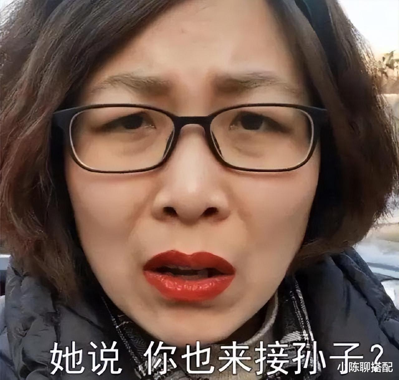 运动 女人过了50岁，尽量别乱纹眉、留大红唇！学会这三步妆容，很减龄