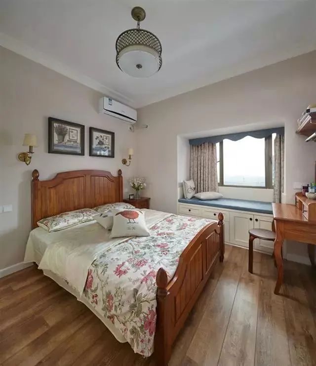 同事新房,一进门眼睛都亮了,阳台太漂亮了,看完赖着不想走