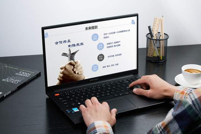 华硕|2022年是入手高刷OLED笔电最佳时机?看看华硕无双99%好评率便知