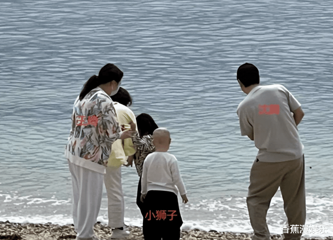 沈腾|沈腾老婆胖成贾玲，抱娃出街面部浮肿身型笨重，刚被曝出离婚