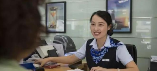 女子称存款被银行吞10000元要求看监控, 监控当时竟坏了, 结局打脸