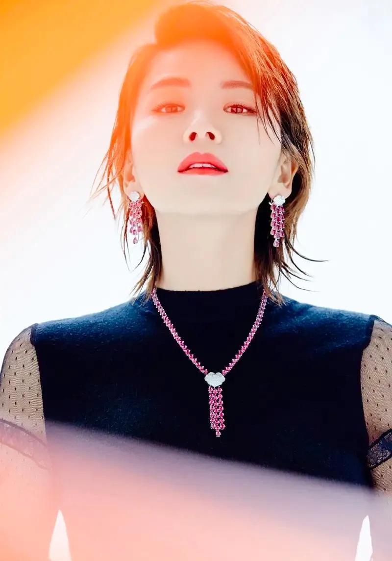 曹曦文|曹曦文时尚大片再次惊艳众人