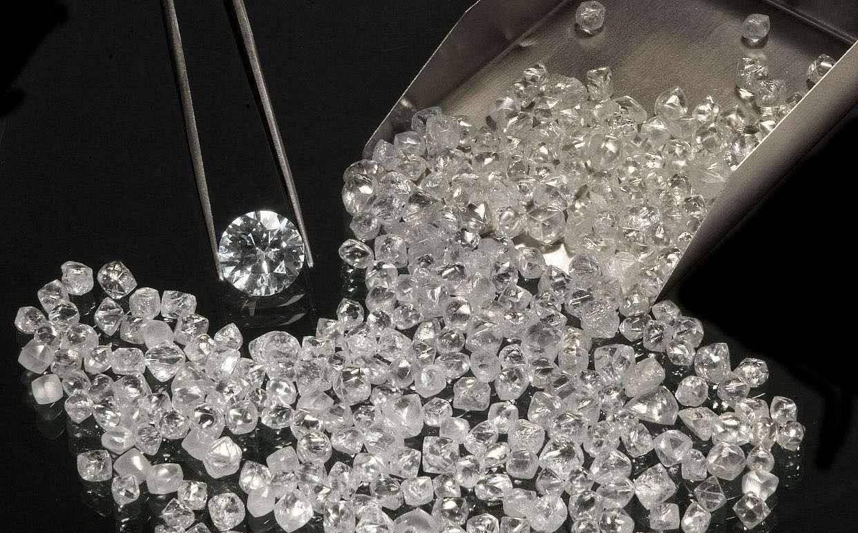 美国人发现宇宙最大钻石,直径超4000千米,正在申请所有权