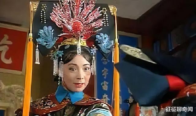 紫薇|漱芳斋有4个宫女，皇后只针对紫薇，第一天暴露了！你看她穿的啥