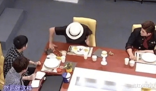 包文婧|包文婧倒追包贝尔：拿烟头烫自己，摁玻璃碴发泄，用跳楼威胁