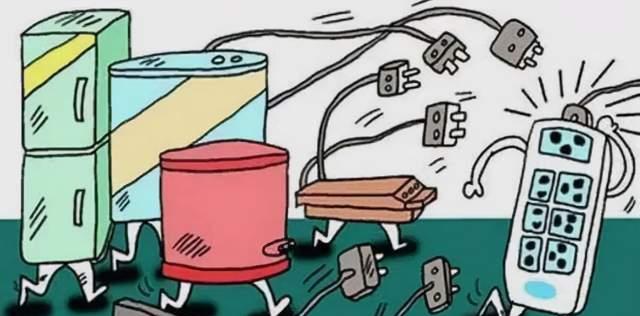 |万能插排被国家禁止使用12年，仍屡禁不止，多数家庭都不知其危害