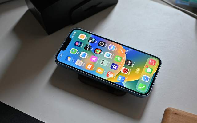 iPhone 14和华为Mate 50都降价了，看看幅度是否值得出手