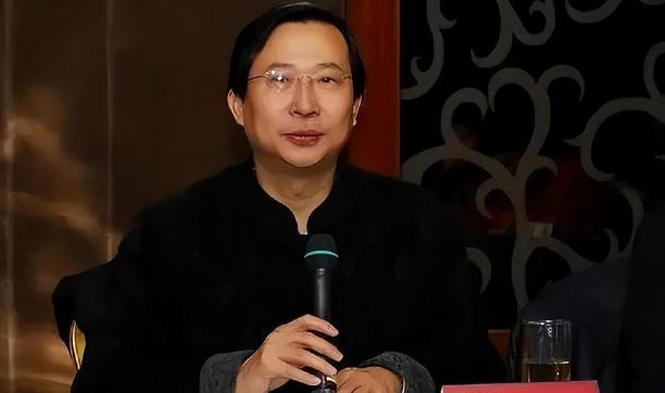 批评张文宏、钟南山的饶毅,反被扒出多重身份,大量粉丝倒戈