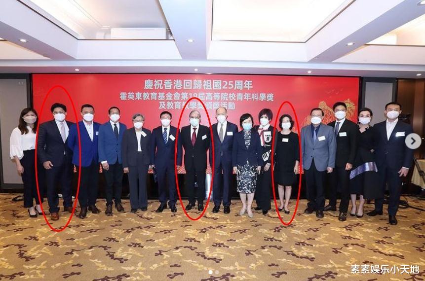 霍英东|霍英东离世16周年，霍启刚带长子墓地拜祭，霍老铜像旁边摆满鲜花