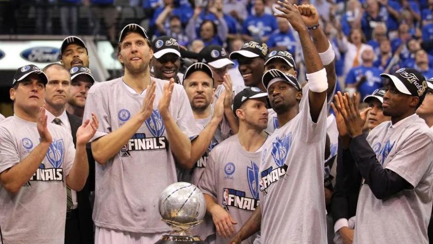 独行侠队|浅谈NBA，达拉斯小牛队改中文名为独行侠，为何英文名却没改？