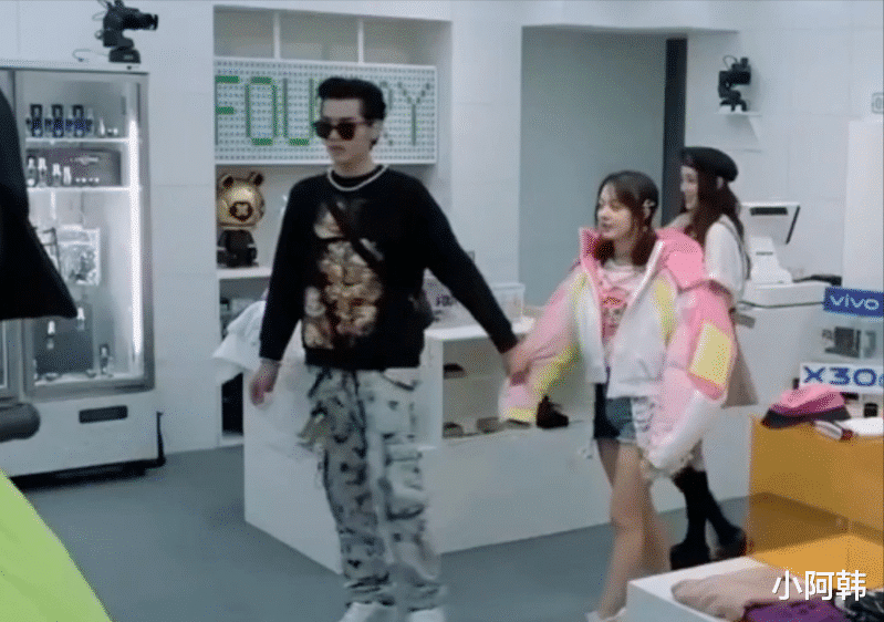 Angelababy|吴亦凡审判案结束，网友才知杨颖有多暖！当初的抢镜只是在保护妹妹