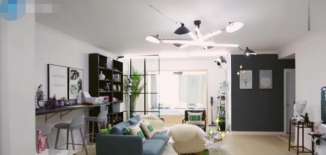 晒晒韩雪现实住的豪宅，阳台直接封起来做榻榻米，科技感十足