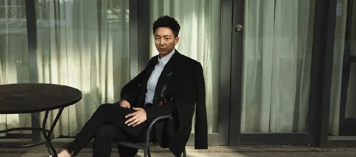 杨洋|同为“西装男神”,把杨洋肖战和靳东张晋放一起,差距就出来了