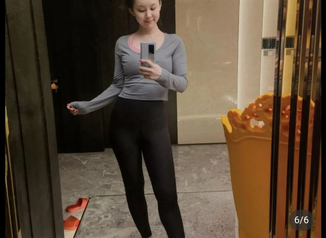 李泽锋|李小萌产后晒幸福好身材