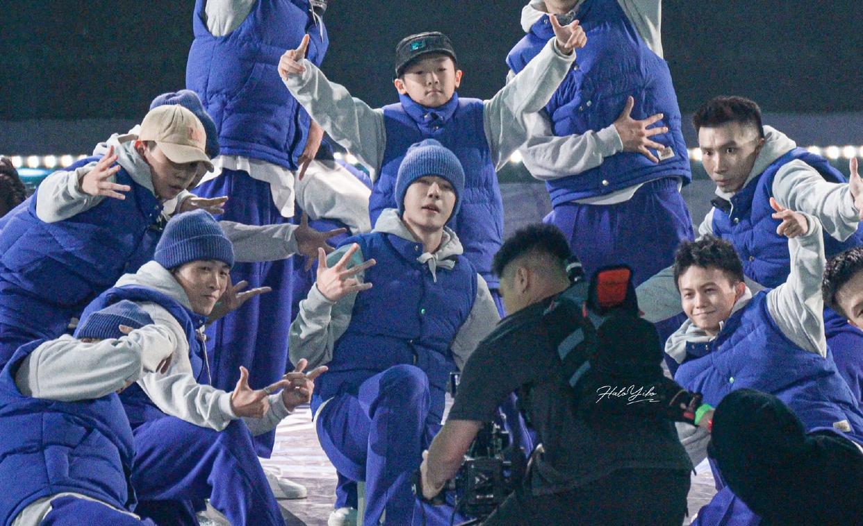 |王一博街舞队长大秀,引发全民翻跳热潮,再一次凭舞蹈出圈